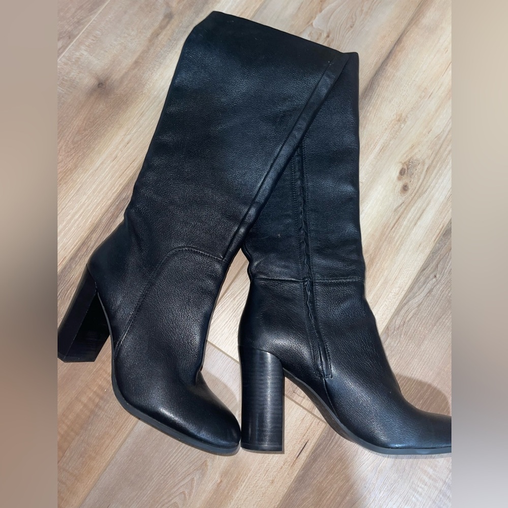 Boots - Picture 5 of 5